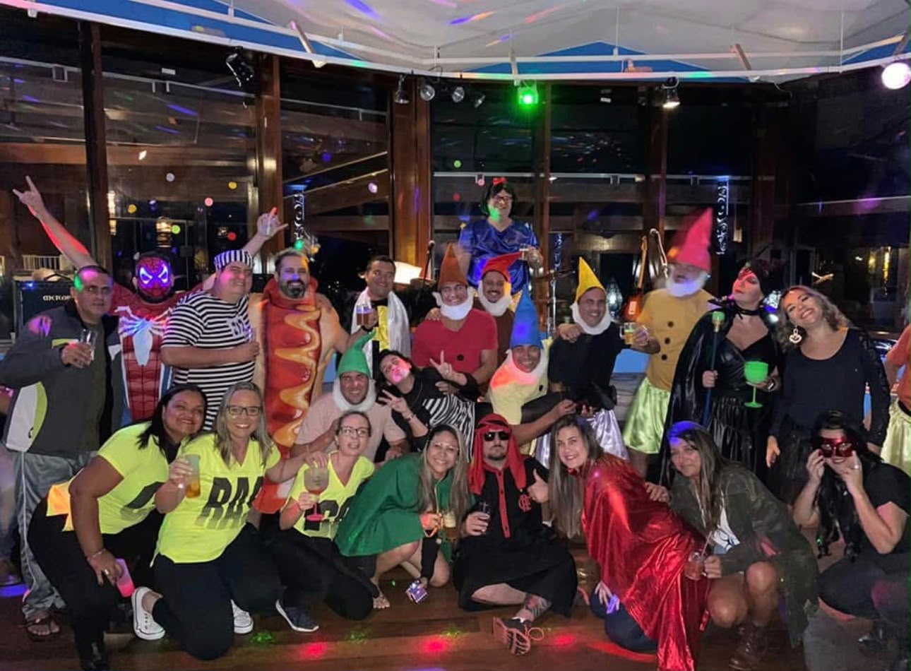 Festa temática no Espaço Regenesis